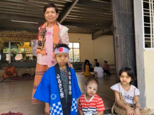 ャンマー3日目の活動報告。ヤンゴン郊外の孤児院で300食のカレー炊き出しを行いました。物価高騰が続く現地へ、患者様からお預かりした寄付でお米を届けることができました。皆様のご支援に心より感謝いたします。